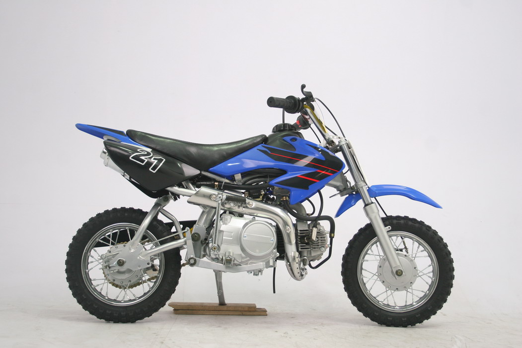 Honda 50cc dirt bike with training wheels